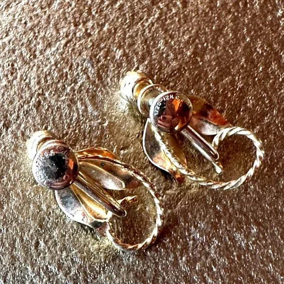 Vintage 1/20 12K Gold-Filled Screw Back Earrings With Twisted Loop & Leaf Design - Picture 7 of 10